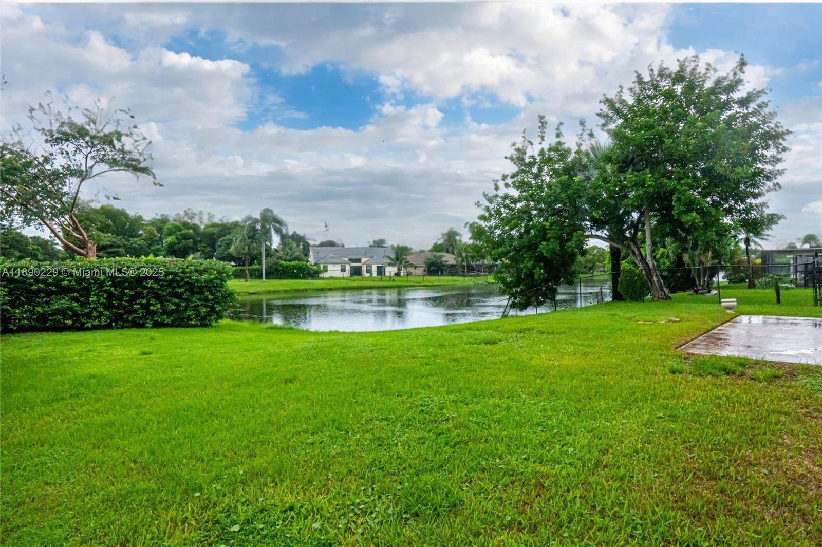 FOREST RIDGE CLUSTER HOME - Residential