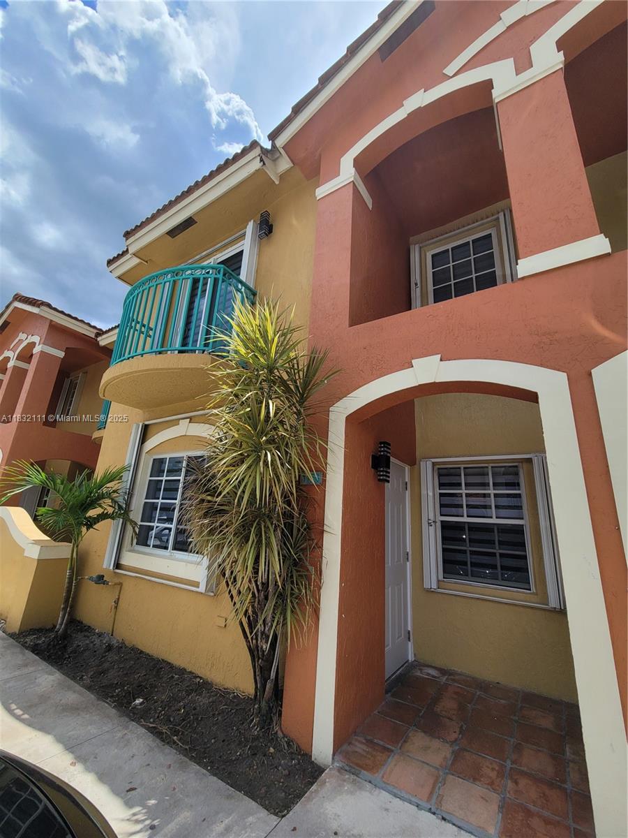 BONITA GOLF VIEW TOWNVILL - Residential