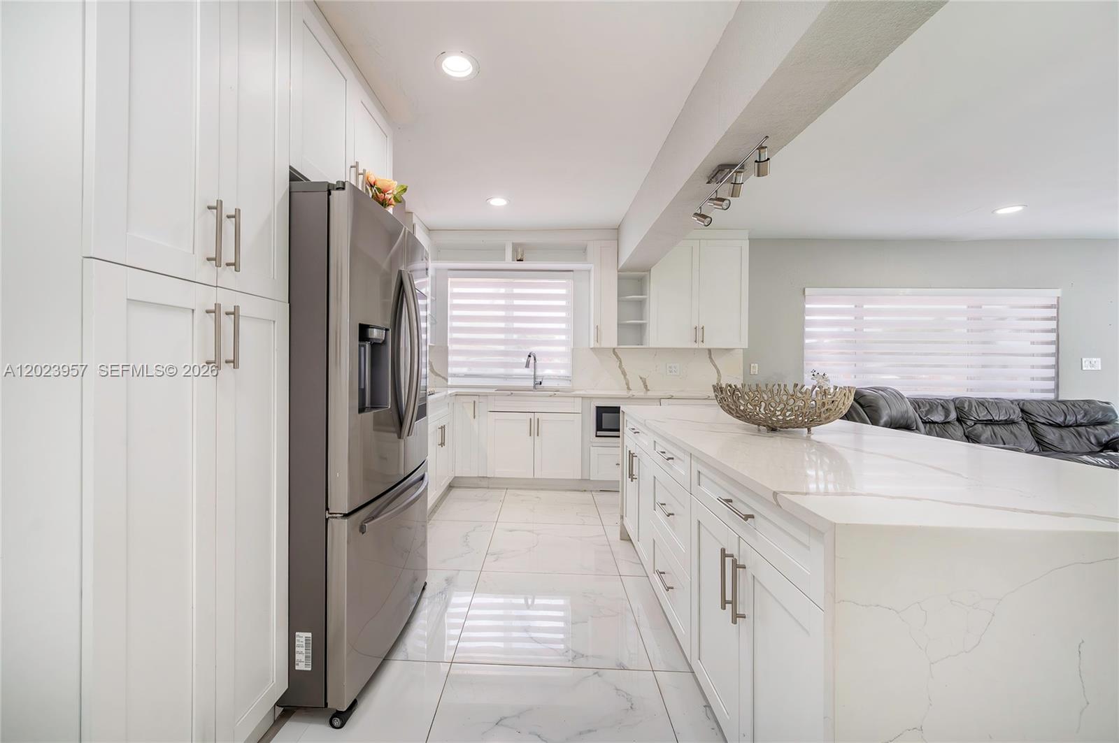 HIALEAH 9TH ADDN - Residential