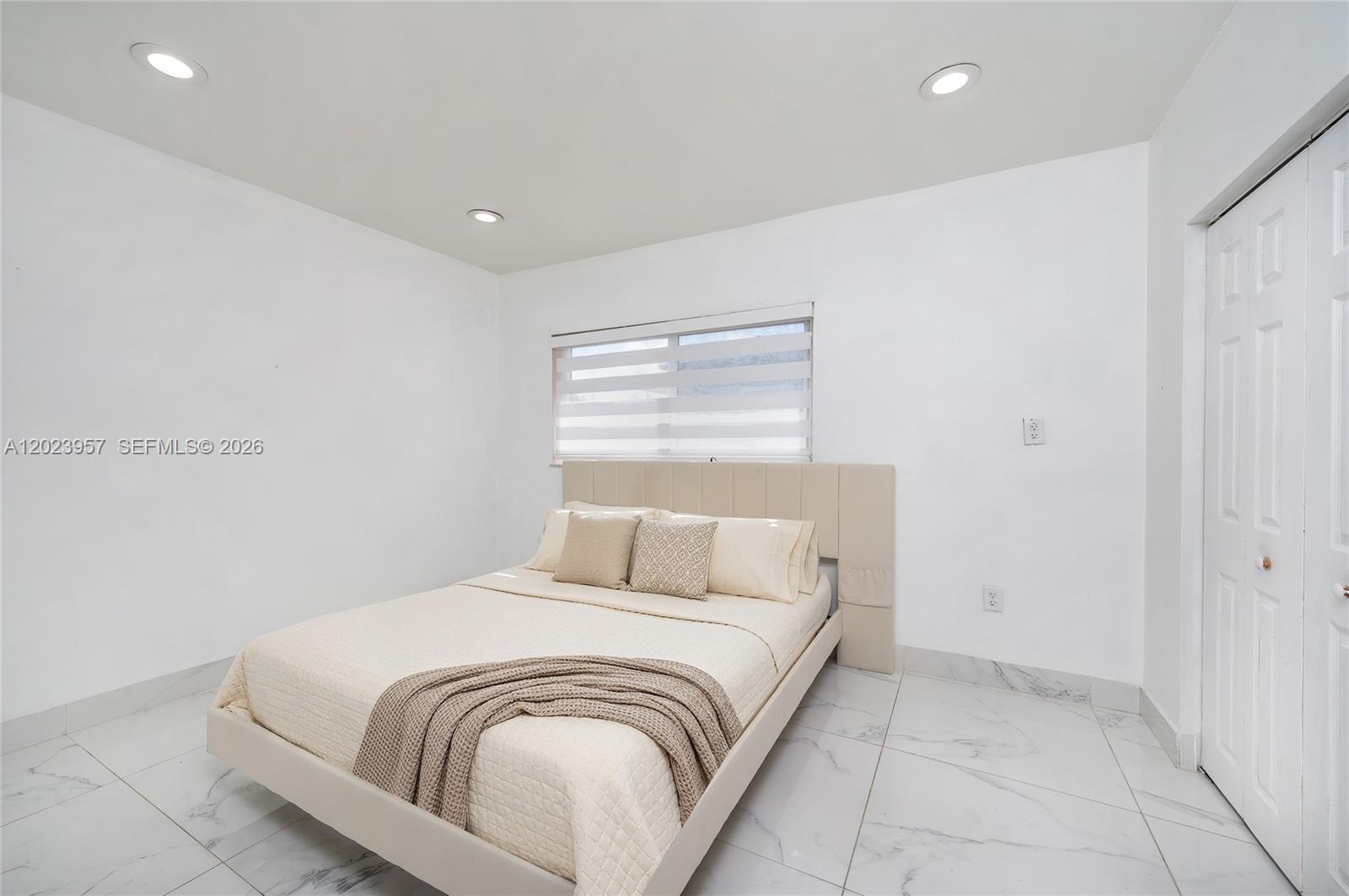 HIALEAH 9TH ADDN - Residential