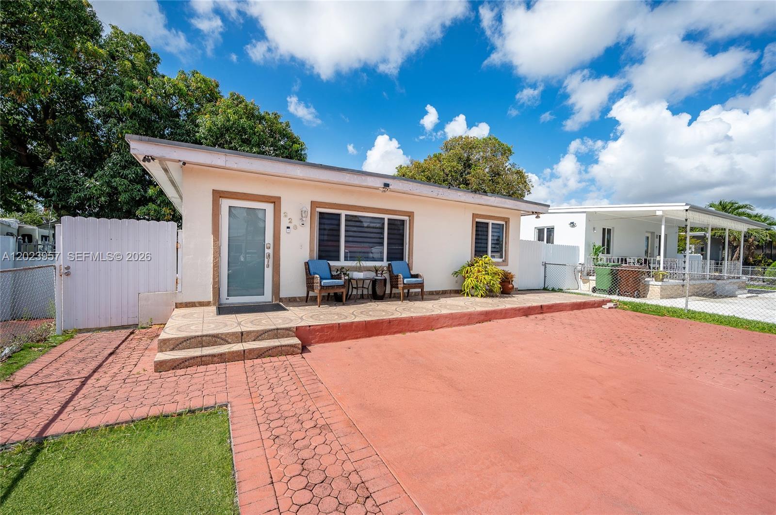 HIALEAH 9TH ADDN - Residential