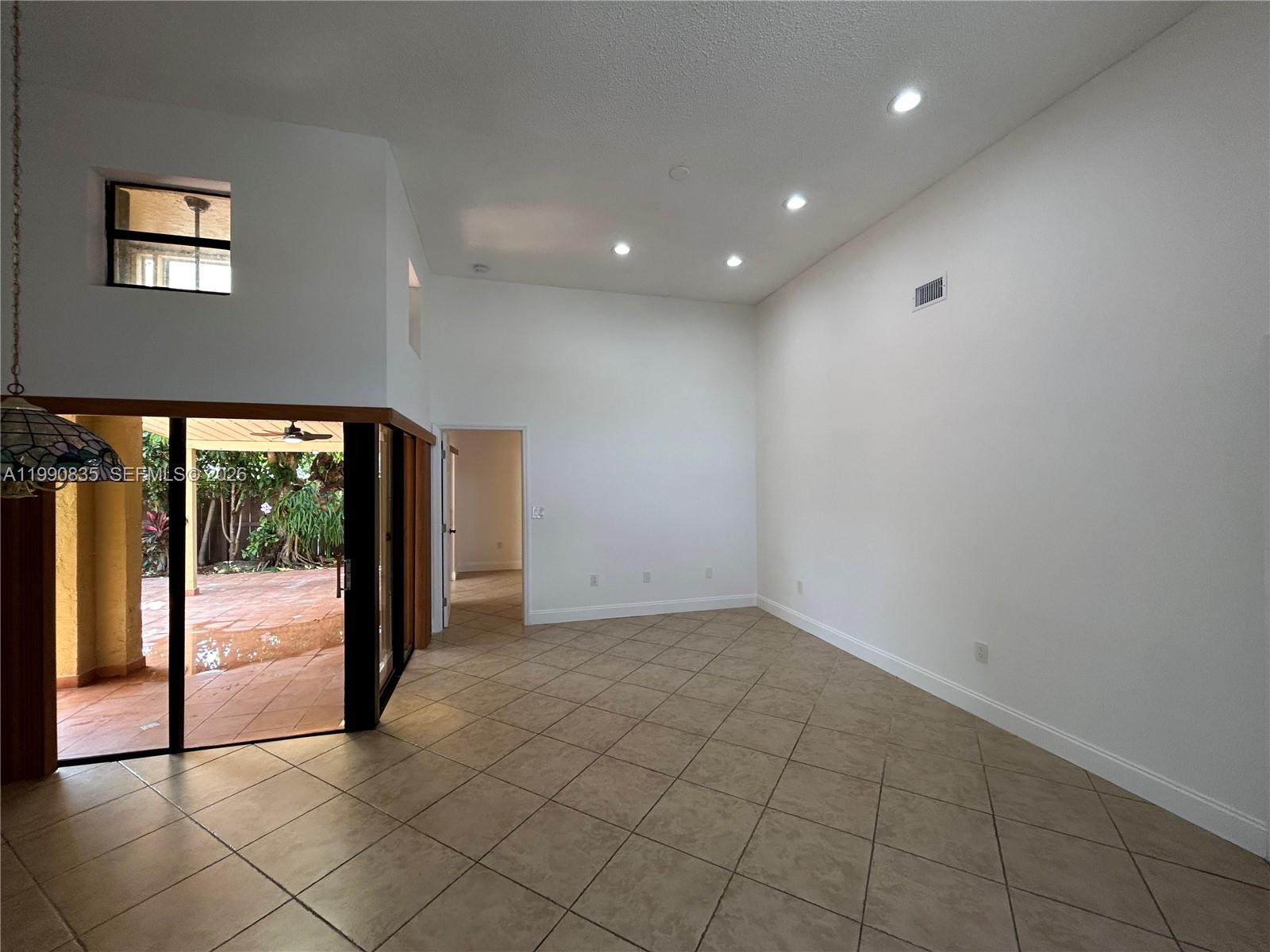 POINCIANA POINTE PHASE 1 - Residential Lease