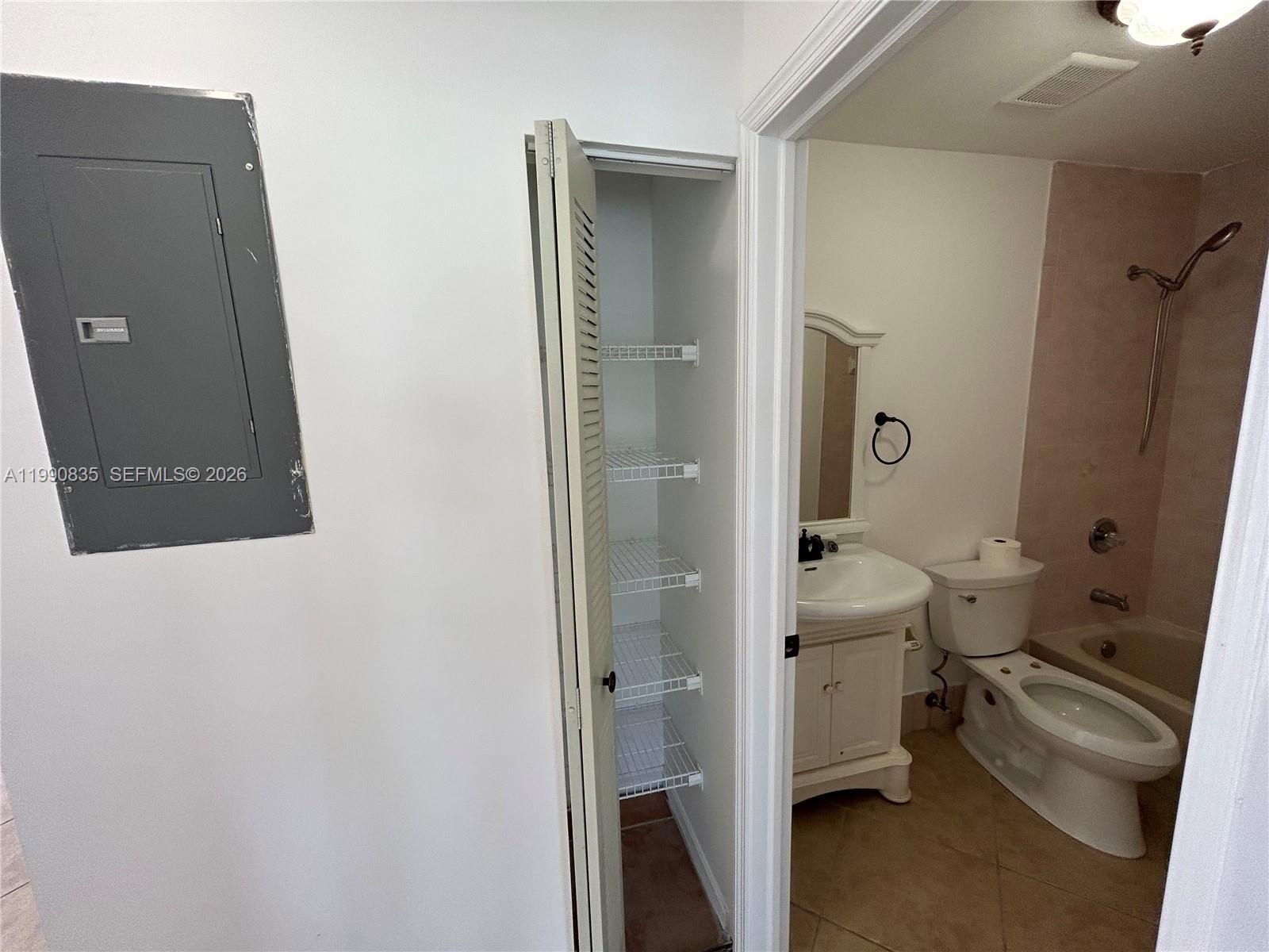 POINCIANA POINTE PHASE 1 - Residential Lease