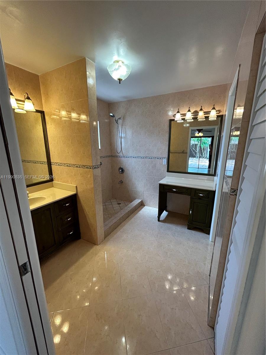 POINCIANA POINTE PHASE 1 - Residential Lease