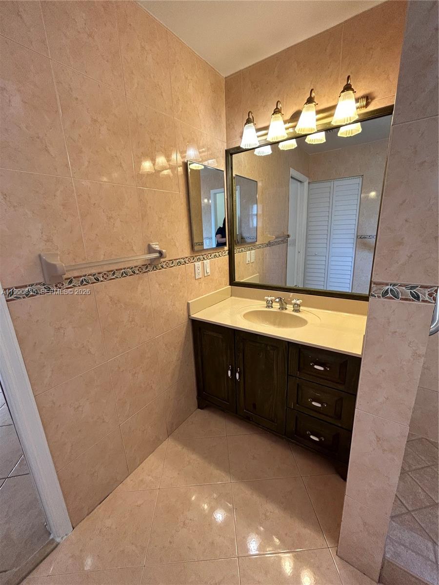 POINCIANA POINTE PHASE 1 - Residential Lease