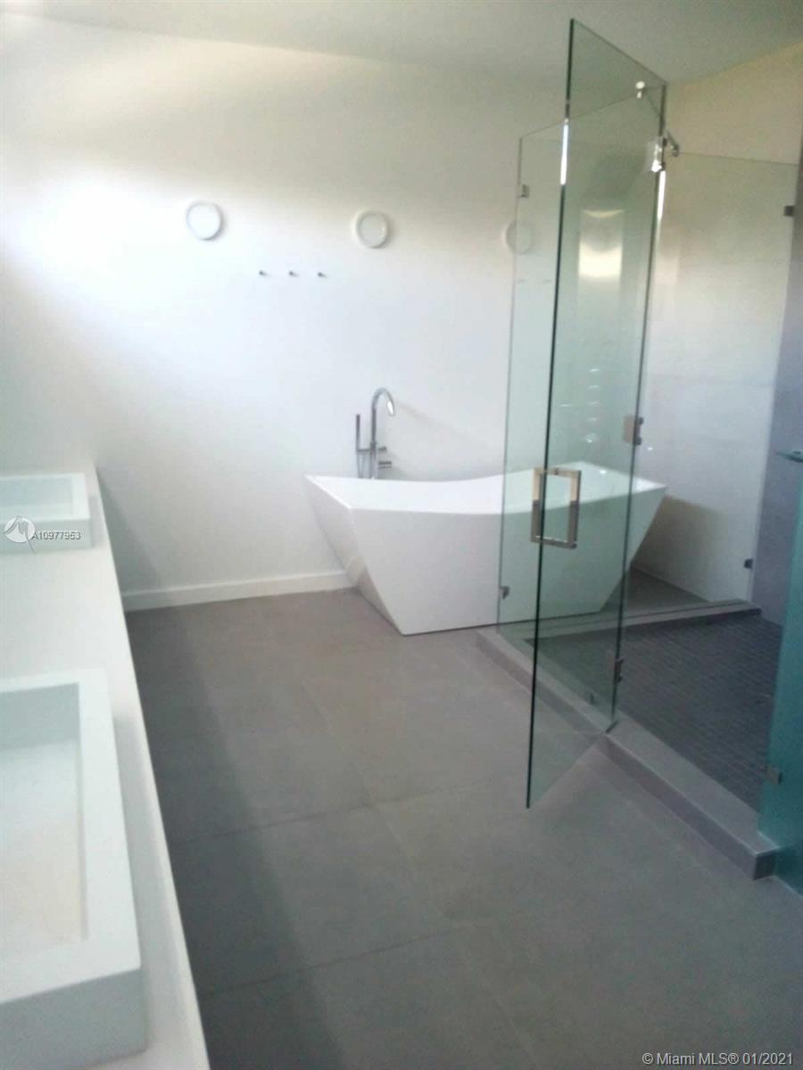 RIO VISTA C J HECTORS RES - Residential