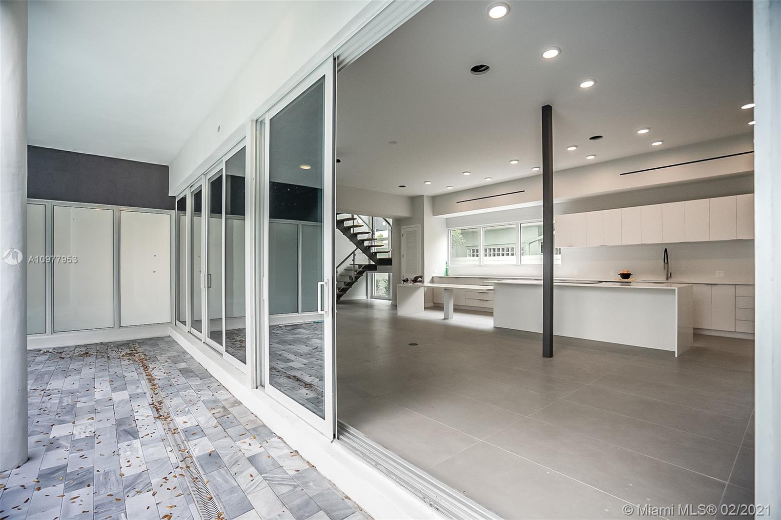 RIO VISTA C J HECTORS RES - Residential