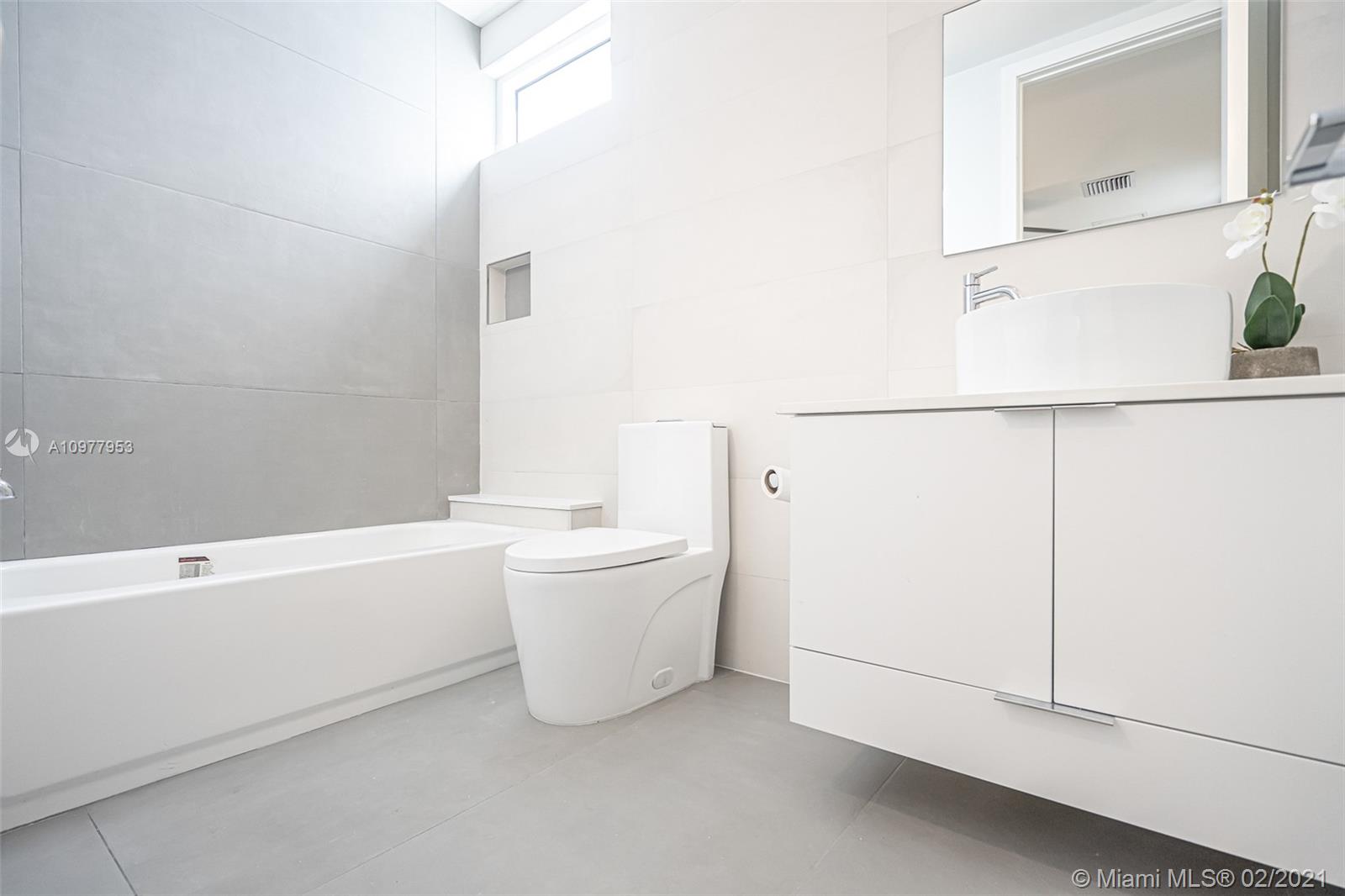RIO VISTA C J HECTORS RES - Residential