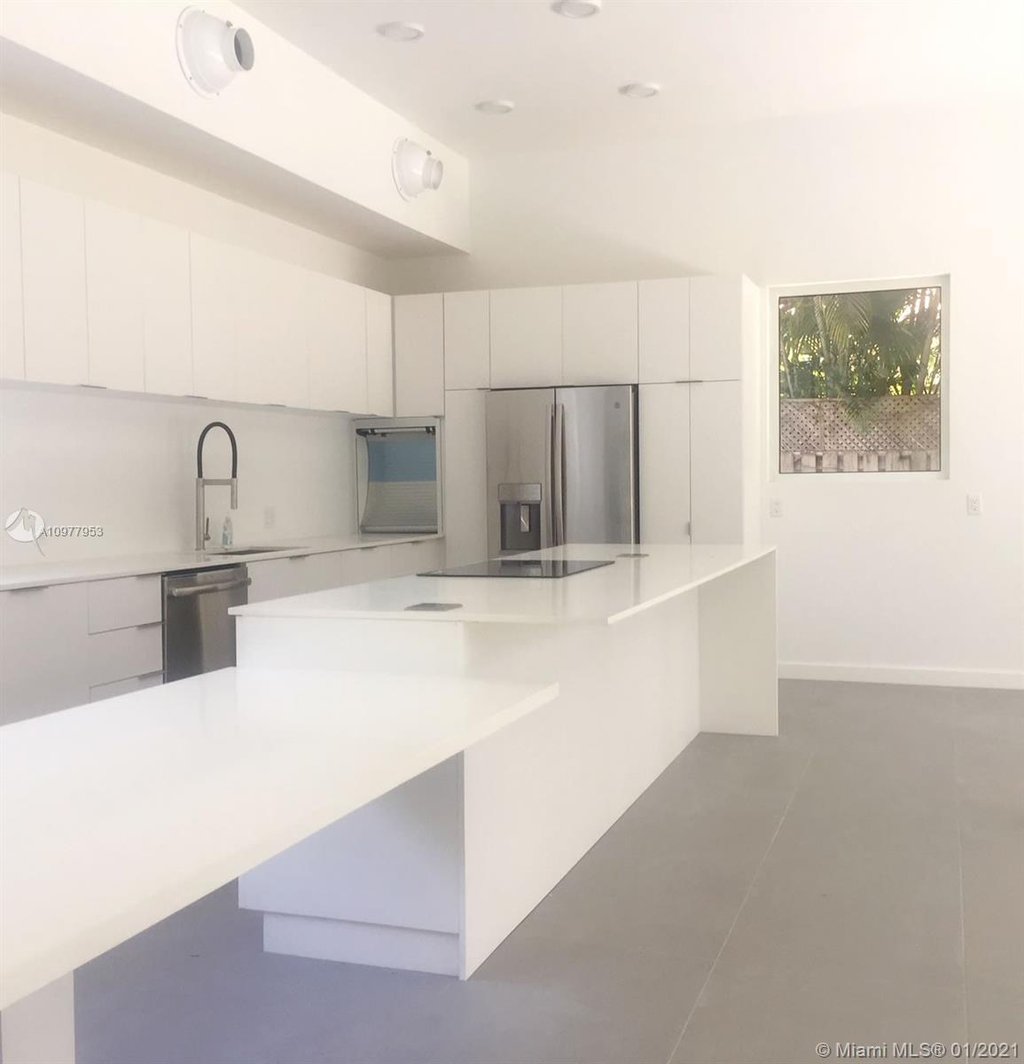 RIO VISTA C J HECTORS RES - Residential
