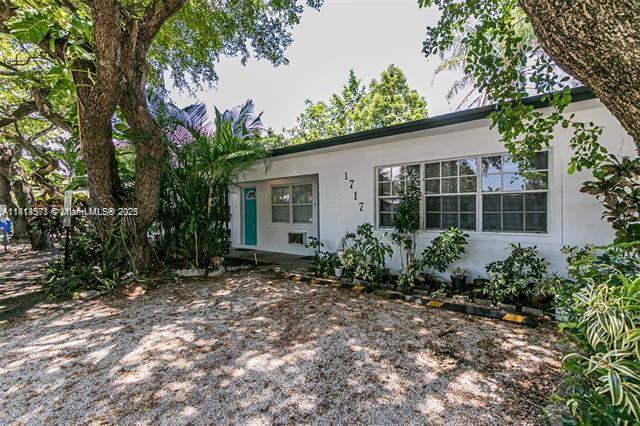 Rental Property at 1717 Ne 12th St 3, Fort Lauderdale, Broward County, Florida - Bathrooms: 1  - $1,390 MO.