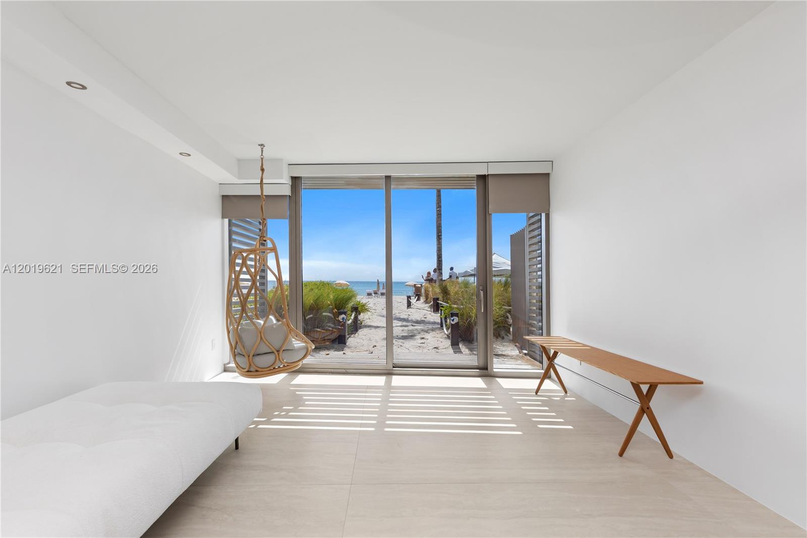 18975 Collins Ave 2202/C-1