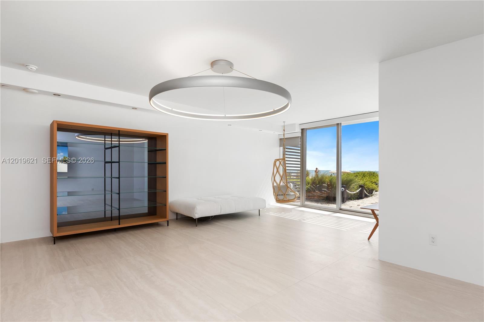 18975 Collins Ave 2202/C-1