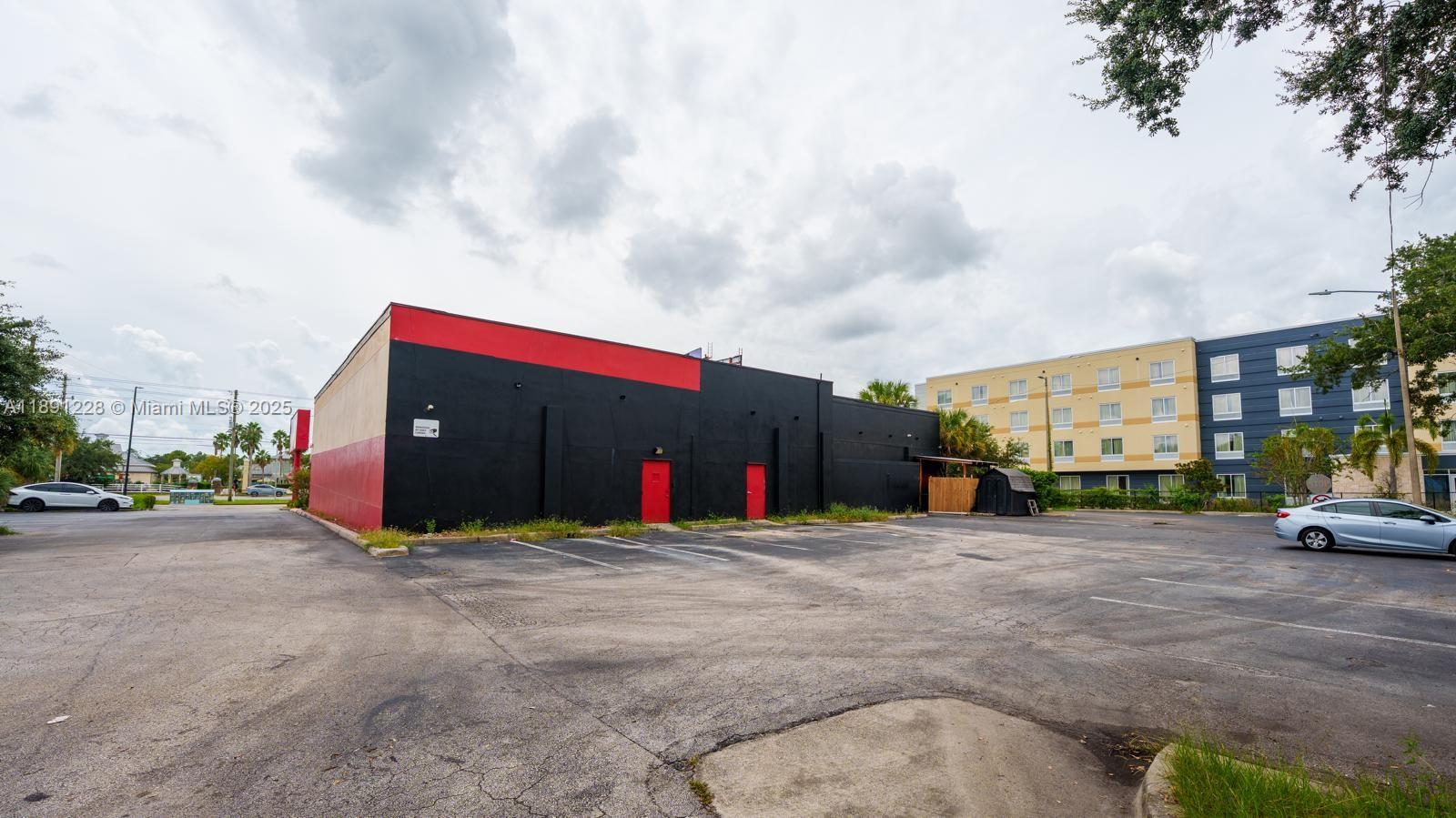 View photos, virtual tours, details... 6071 W IRLO BRONSON MEMORIAL HWY