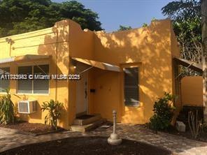 2007 N Bay Rd Cottage, Miami Beach, Miami-Dade County, Florida - 2 Bedrooms  
1 Bathrooms - 