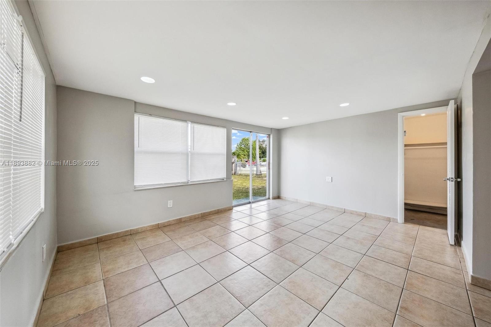 MIAMI GARDENS ESTATES SEC - Residential