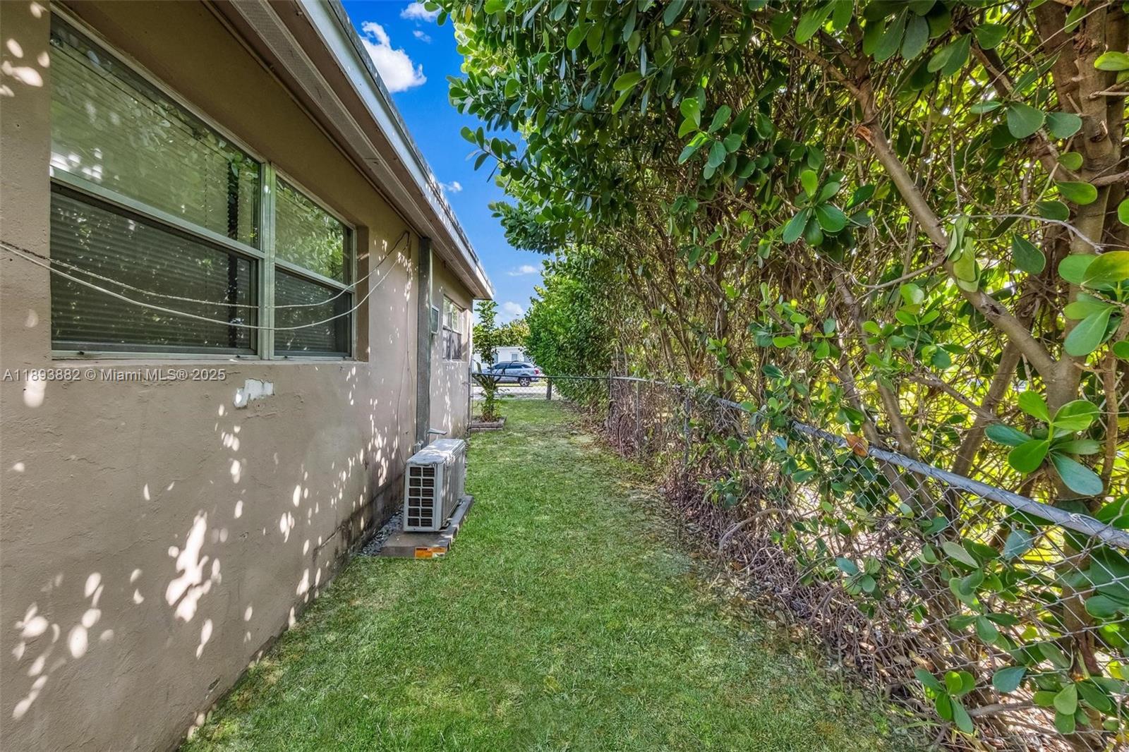 MIAMI GARDENS ESTATES SEC - Residential