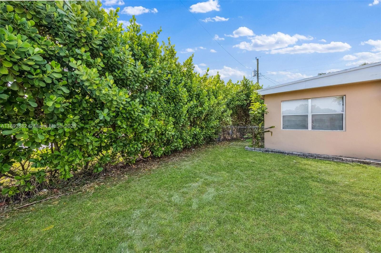 MIAMI GARDENS ESTATES SEC - Residential