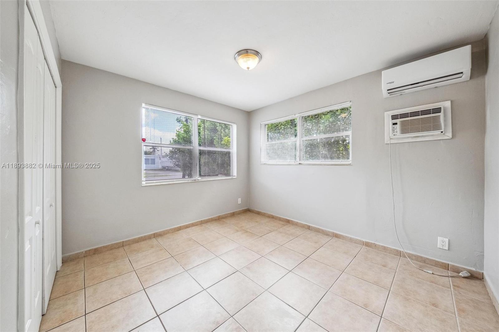 MIAMI GARDENS ESTATES SEC - Residential