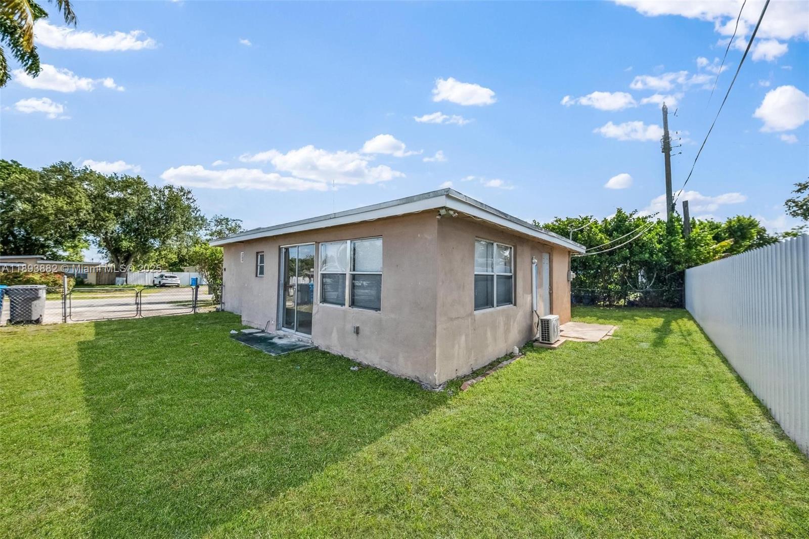 MIAMI GARDENS ESTATES SEC - Residential