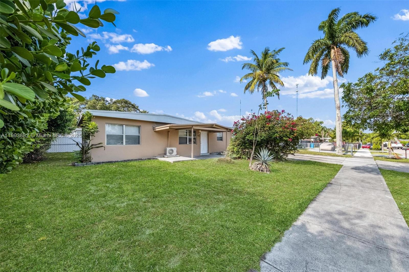 Charming ranch-style home with a 3/2 layout, located in a desirable neighborhood. Offers comfortable living with a functional floor plan and great potential—perfect for homeowners or investors alike!