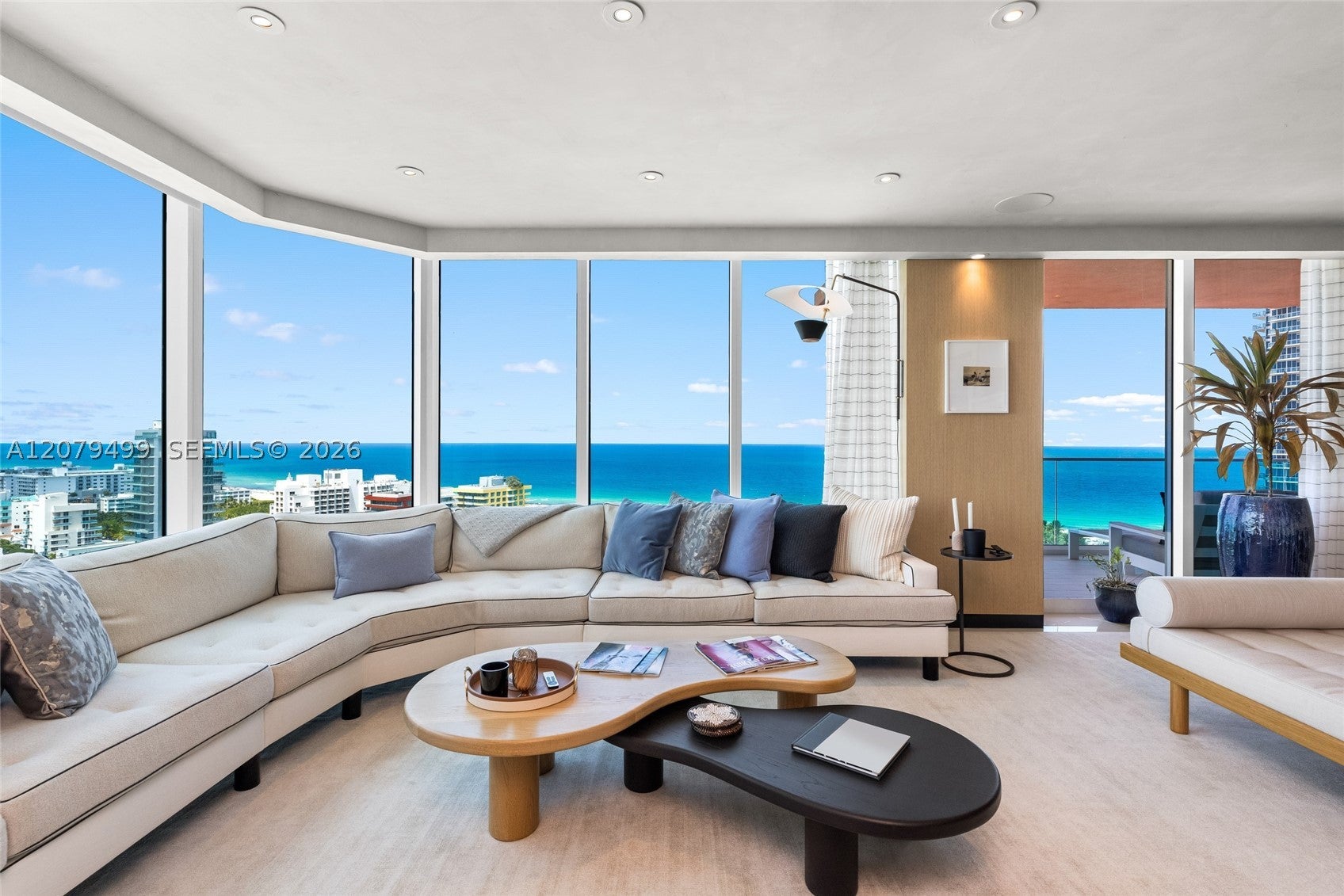 300 S Pointe Dr 2005