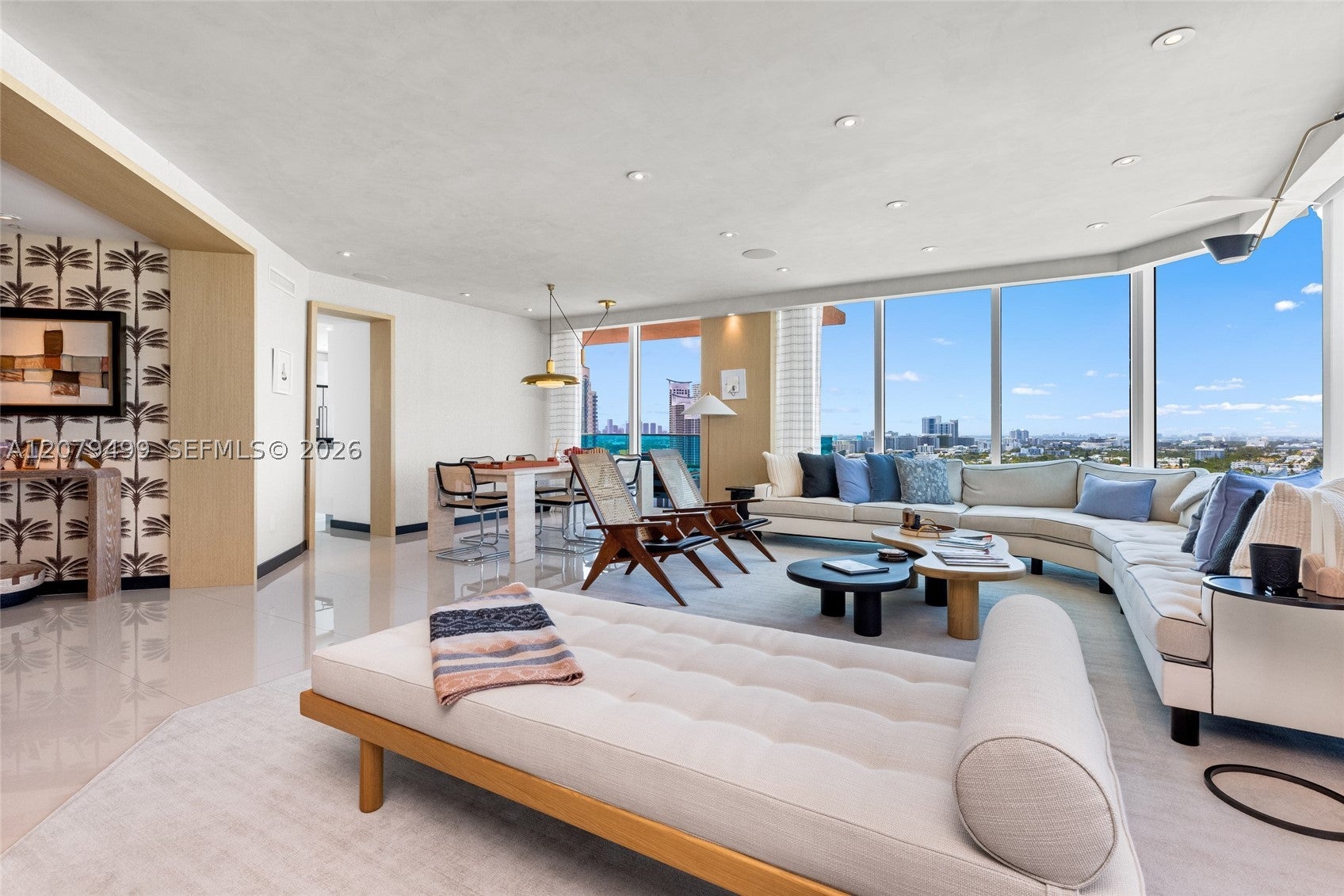 300 S Pointe Dr 2005
