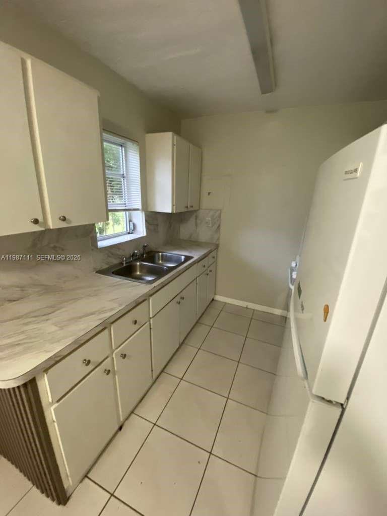 CUTLER RIDGE SEC 3 - Residential Lease