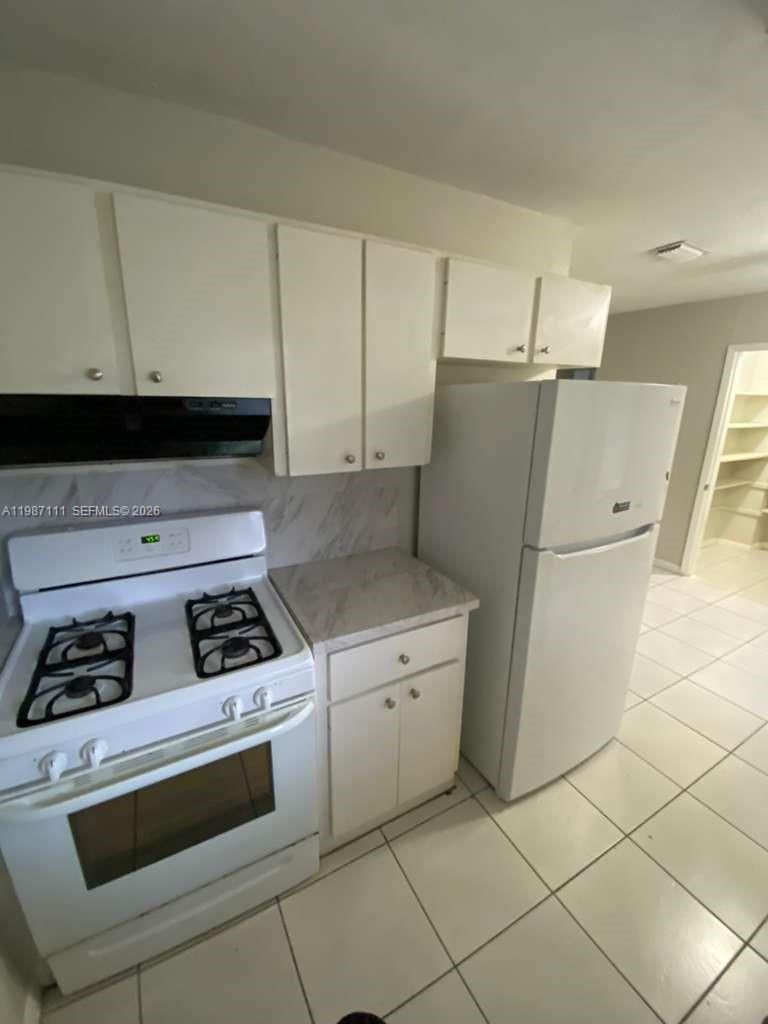 CUTLER RIDGE SEC 3 - Residential Lease