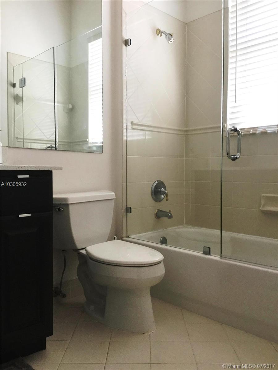 DORAL ISLES VENETIA - Residential Lease