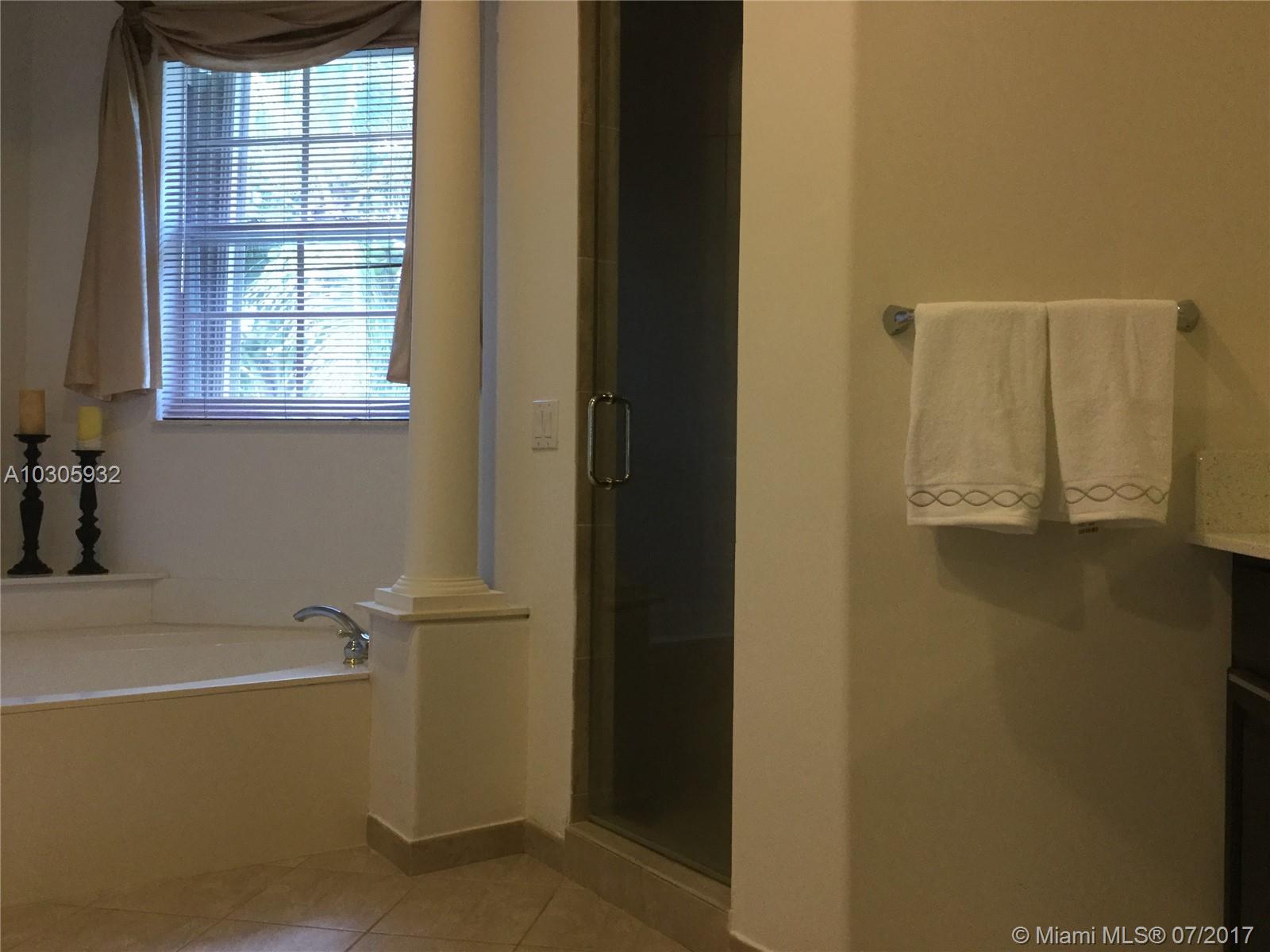 DORAL ISLES VENETIA - Residential Lease