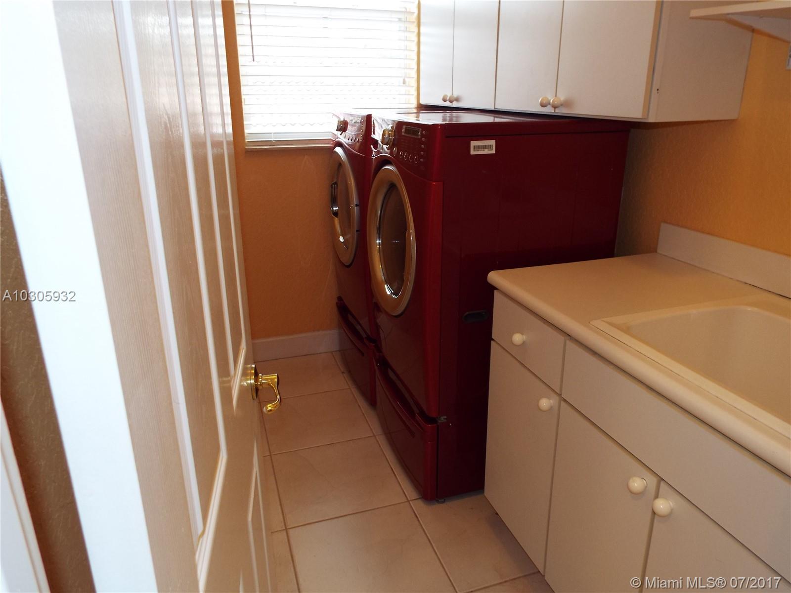 DORAL ISLES VENETIA - Residential Lease