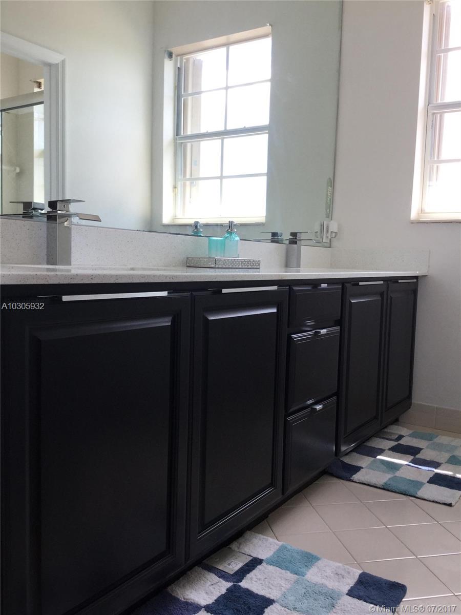 DORAL ISLES VENETIA - Residential Lease