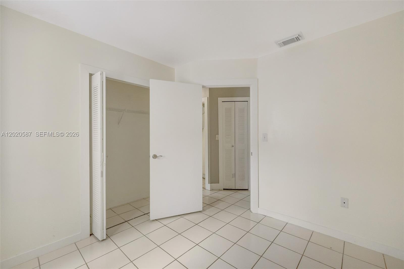 SAGA BAY TOWNHOMES - Residential