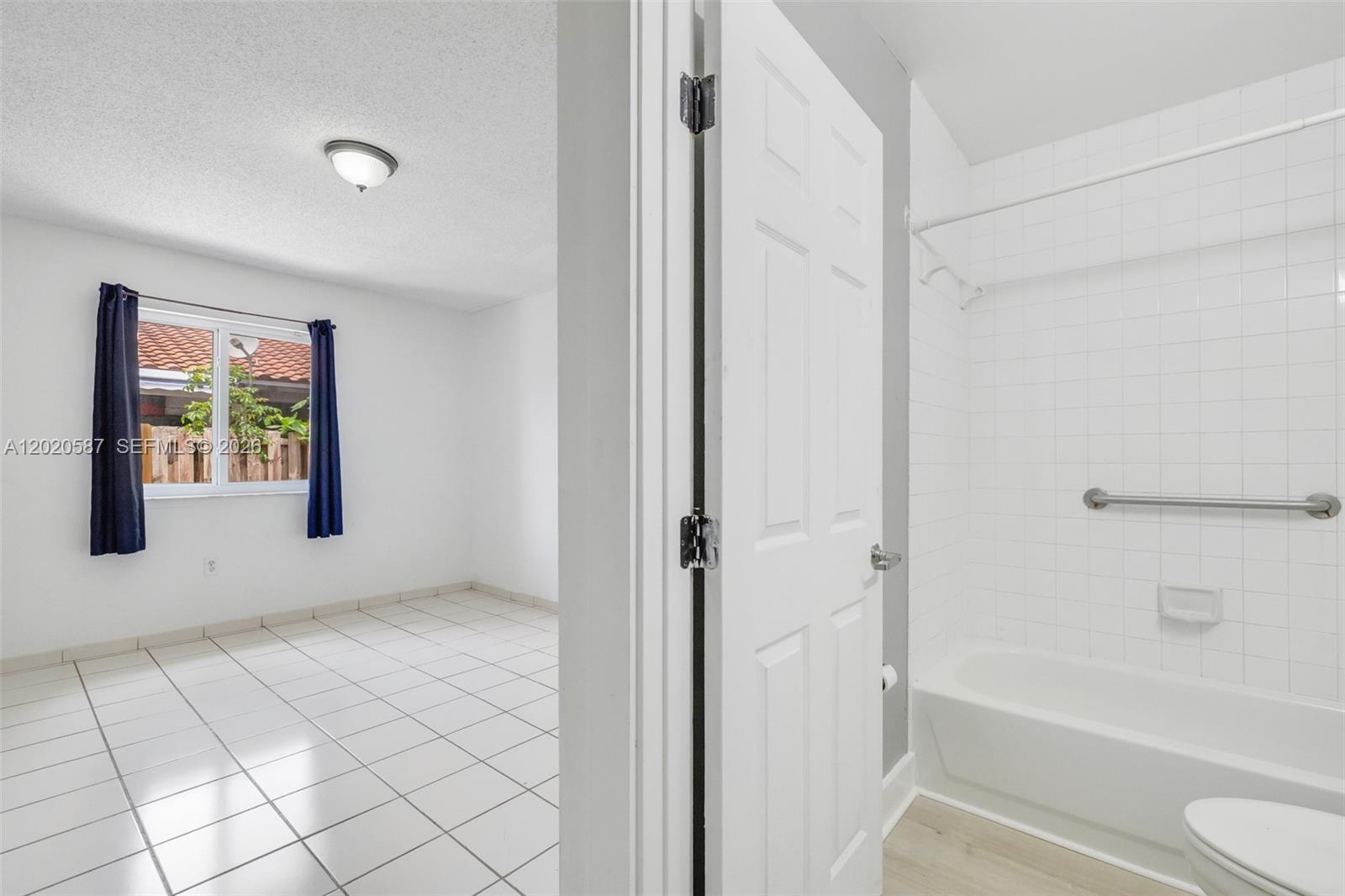 SAGA BAY TOWNHOMES - Residential