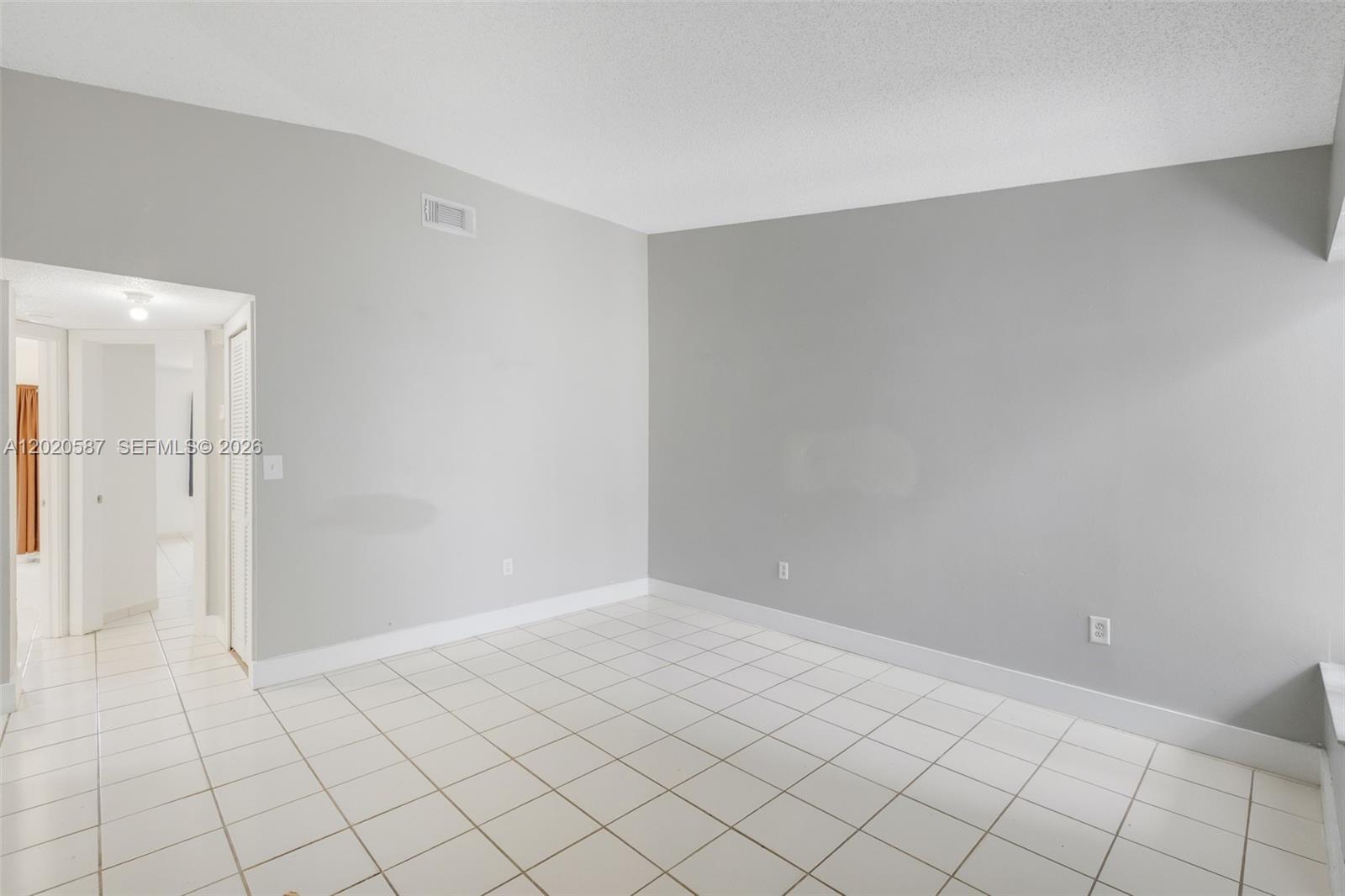 SAGA BAY TOWNHOMES - Residential