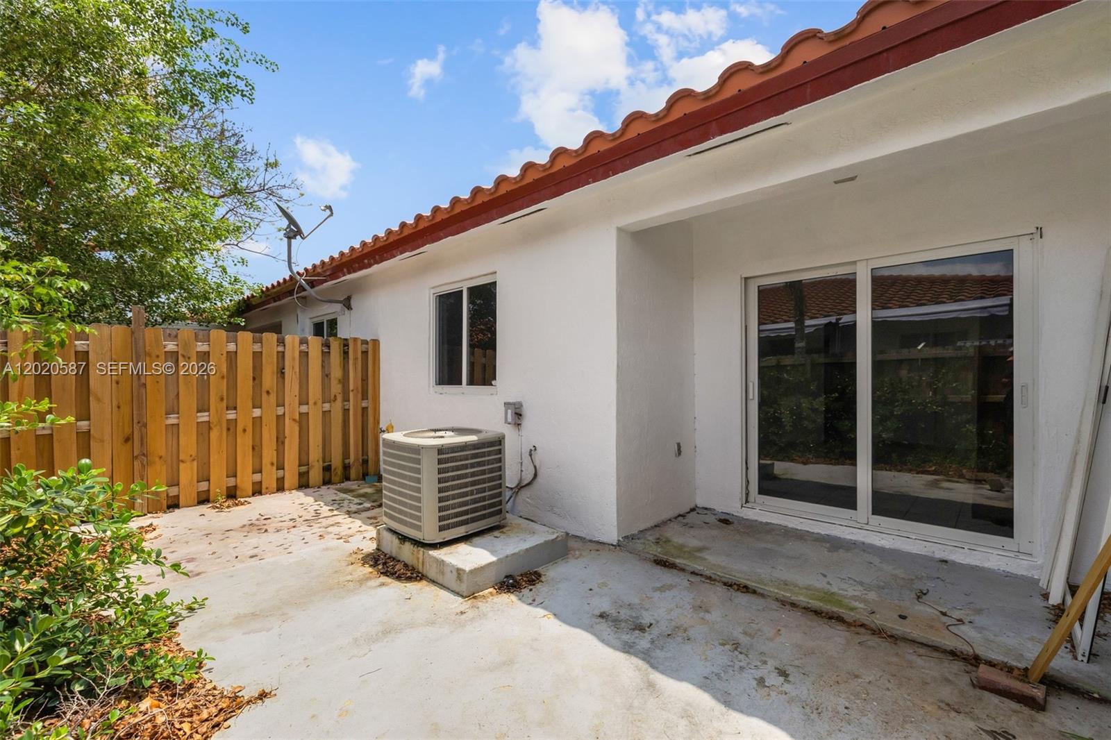 SAGA BAY TOWNHOMES - Residential