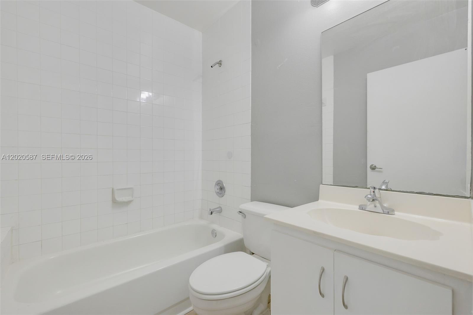SAGA BAY TOWNHOMES - Residential