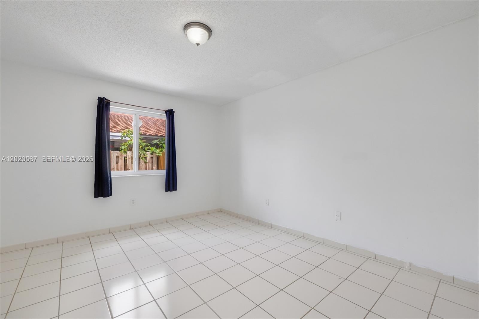 SAGA BAY TOWNHOMES - Residential