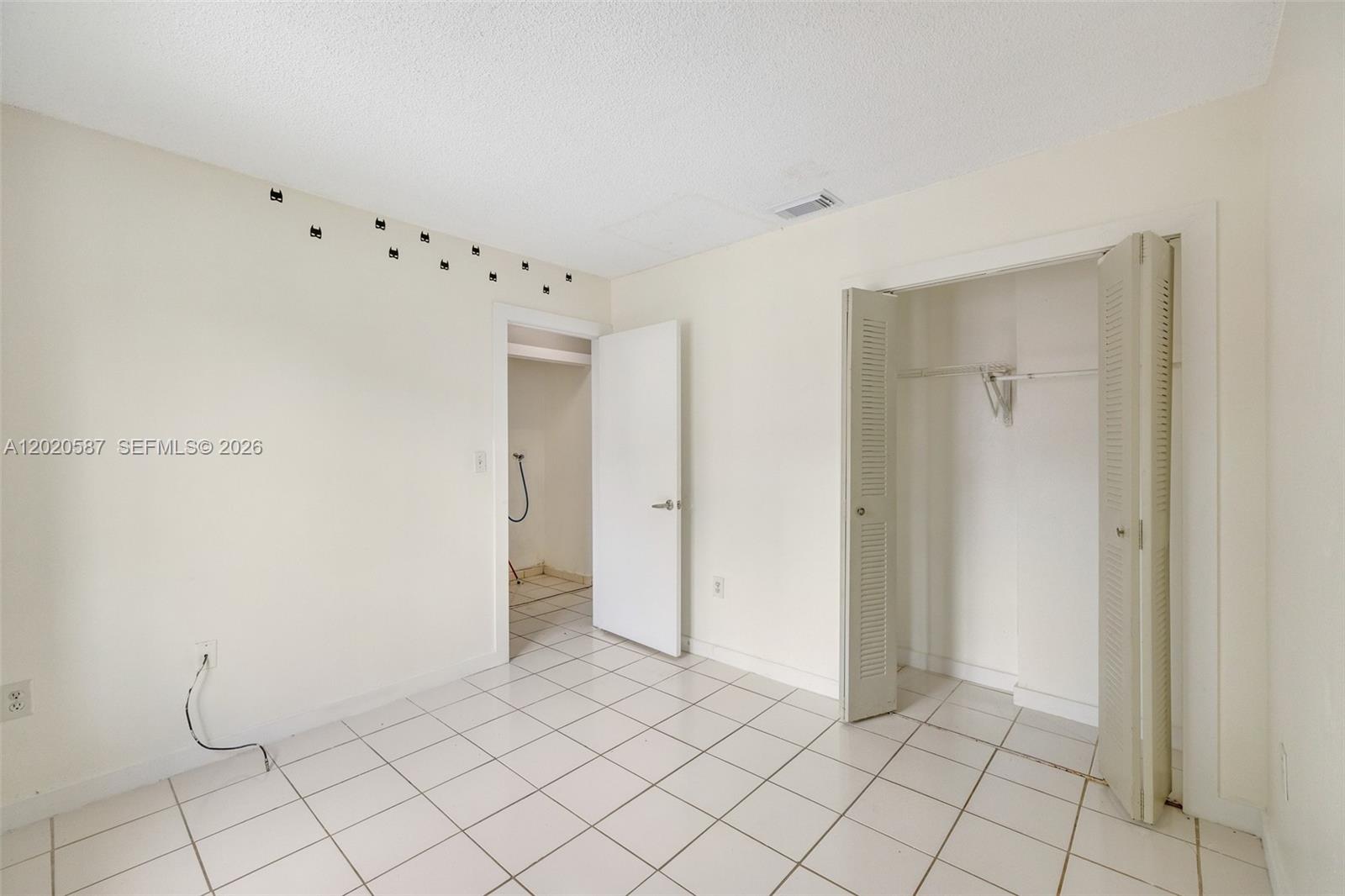 SAGA BAY TOWNHOMES - Residential