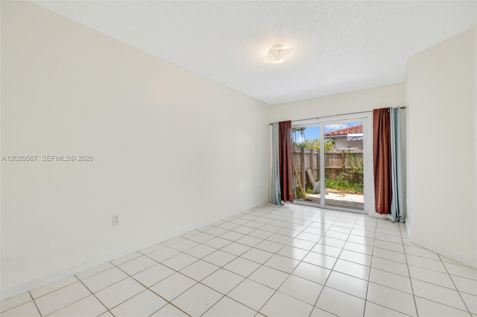 SAGA BAY TOWNHOMES - Residential