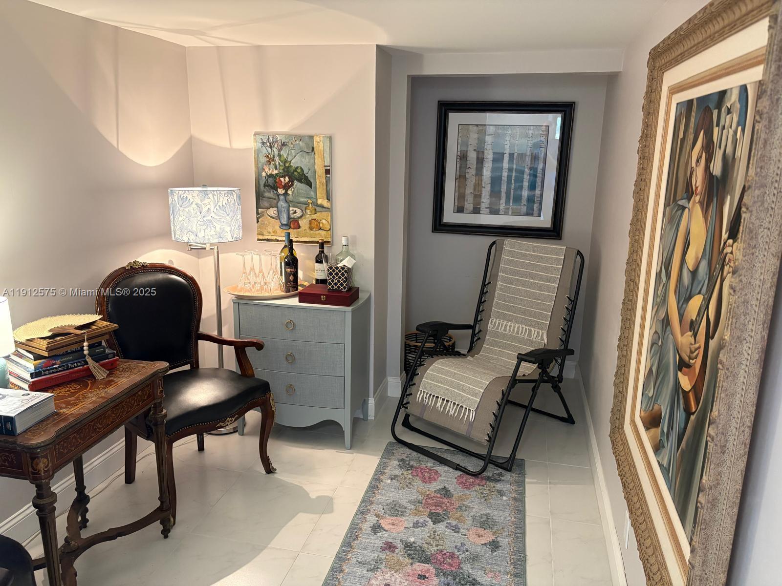 HARBOR TOWERS - Residential