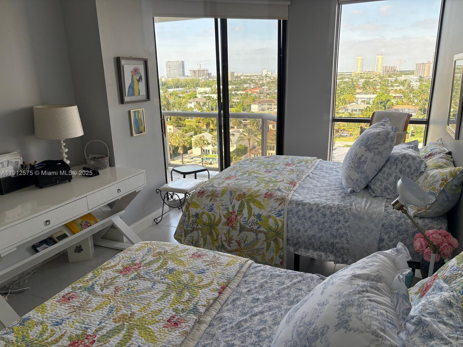 HARBOR TOWERS - Residential