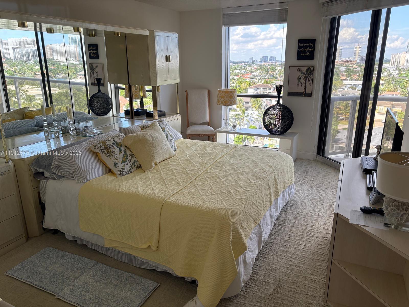 HARBOR TOWERS - Residential