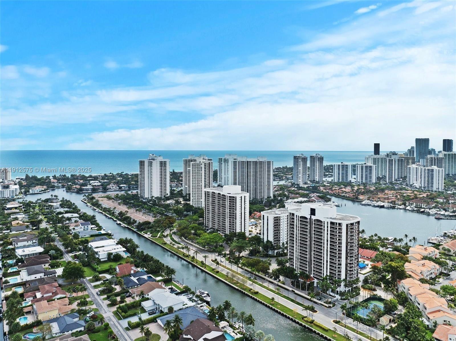 HARBOR TOWERS - Residential