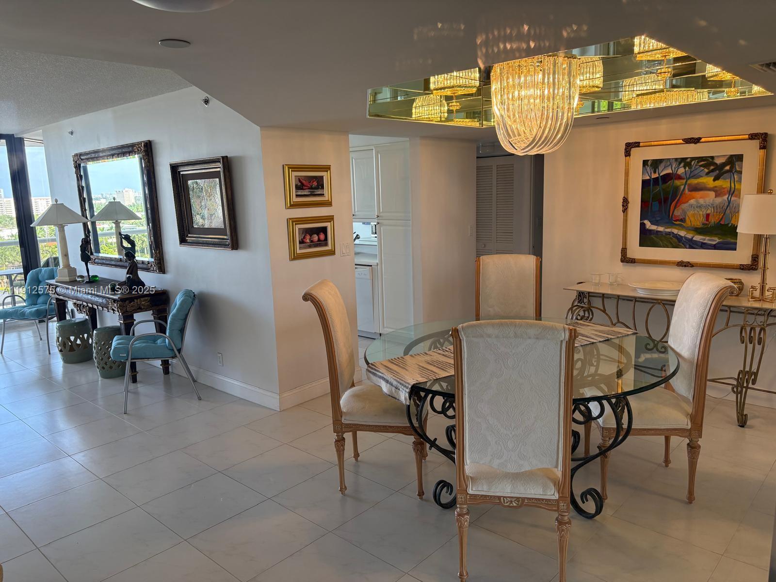 HARBOR TOWERS - Residential