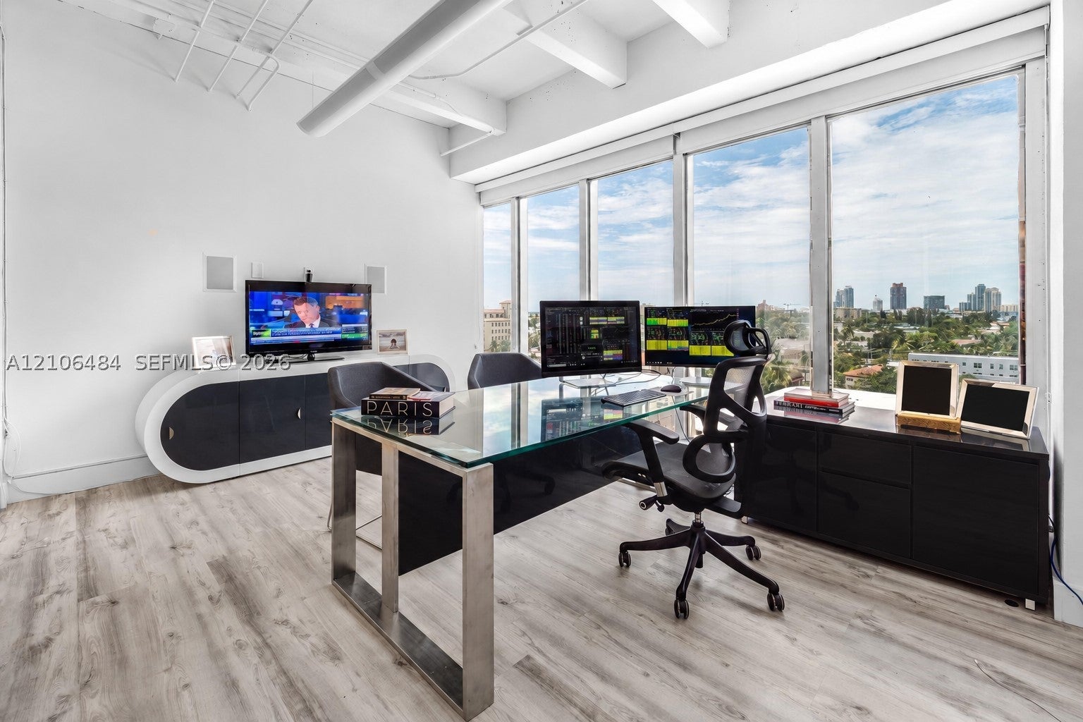 1680 Michigan Avenue PH5