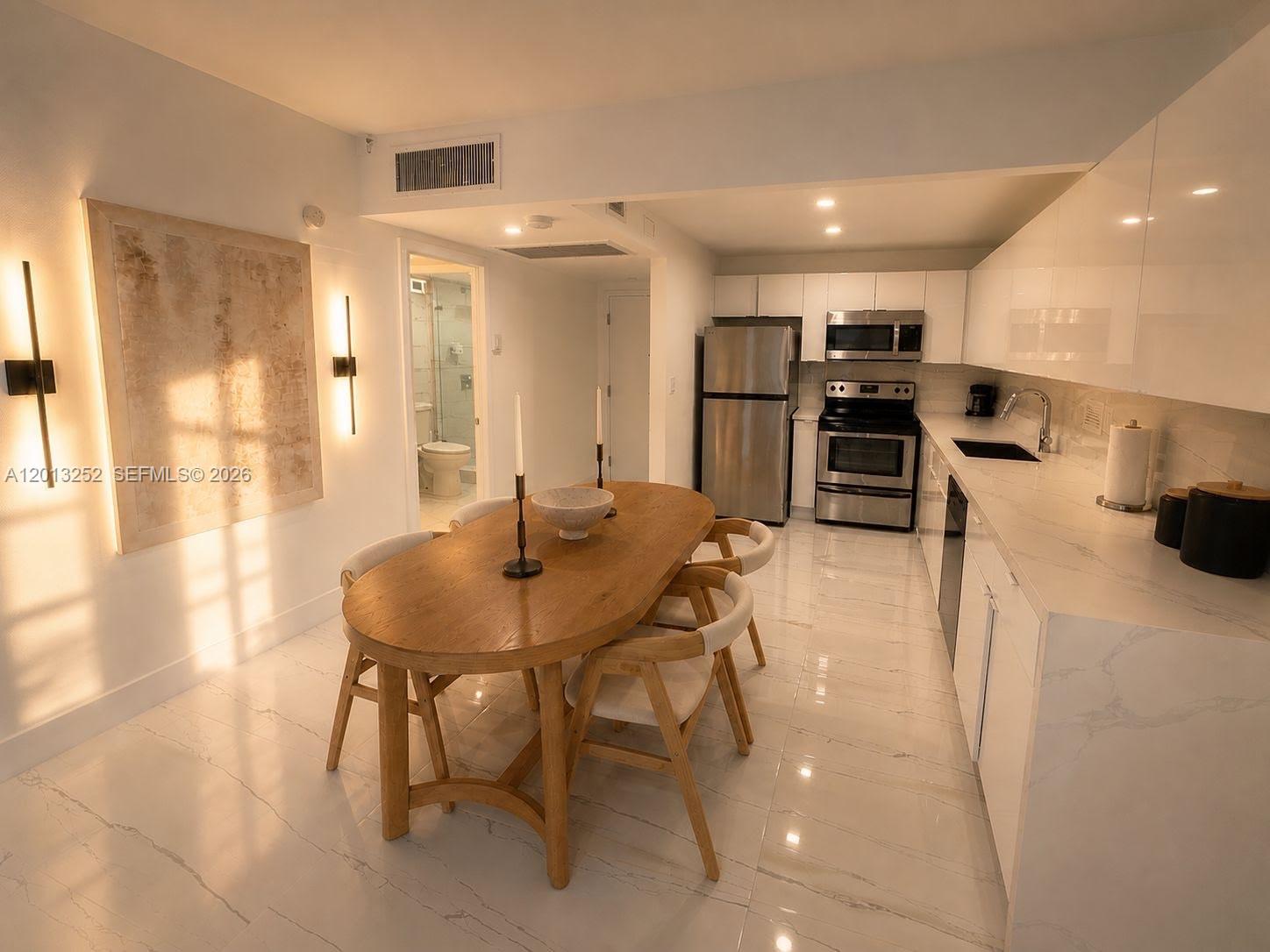 2301 Collins Ave 628