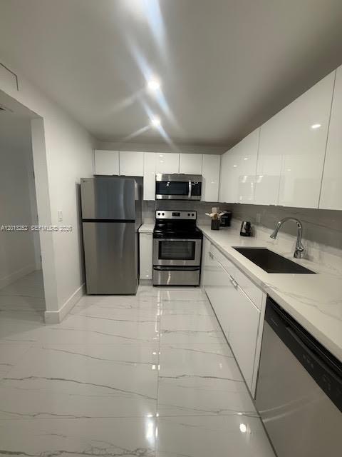 RONEY PALACE CONDO - Residential Lease
