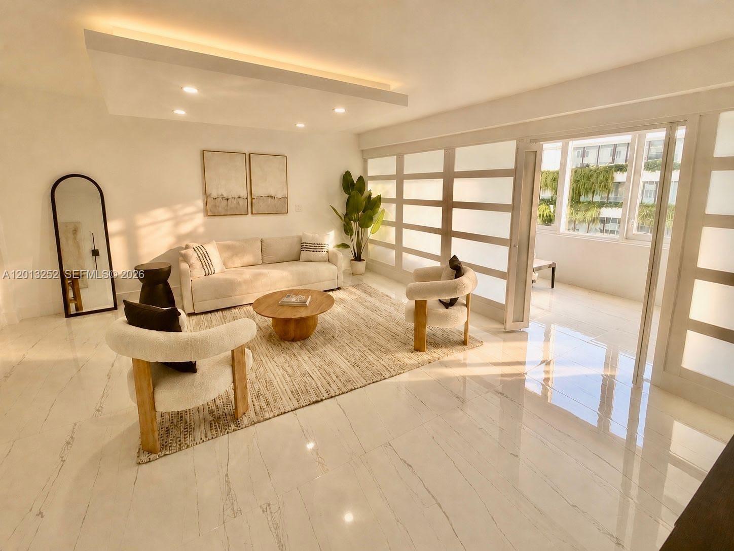 2301 Collins Ave 628