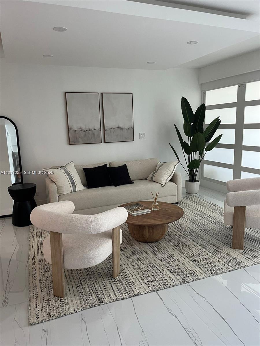 RONEY PALACE CONDO - Residential Lease